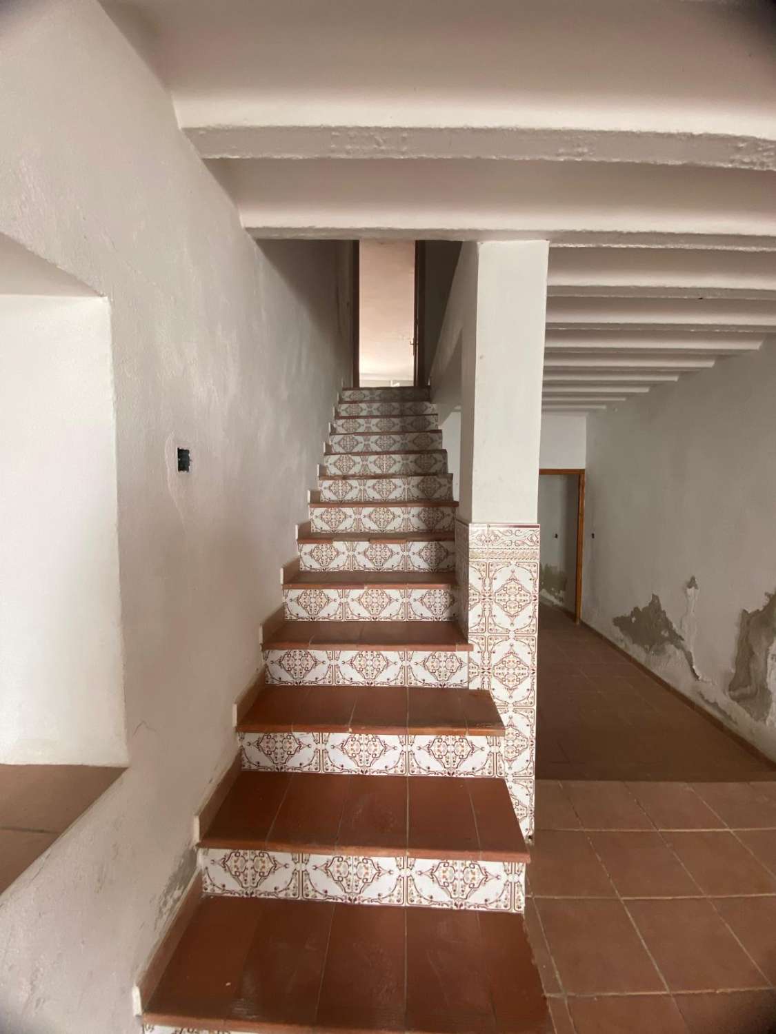 Fantastic 3 bed, 1 bath house with terrace in Velez Blanco