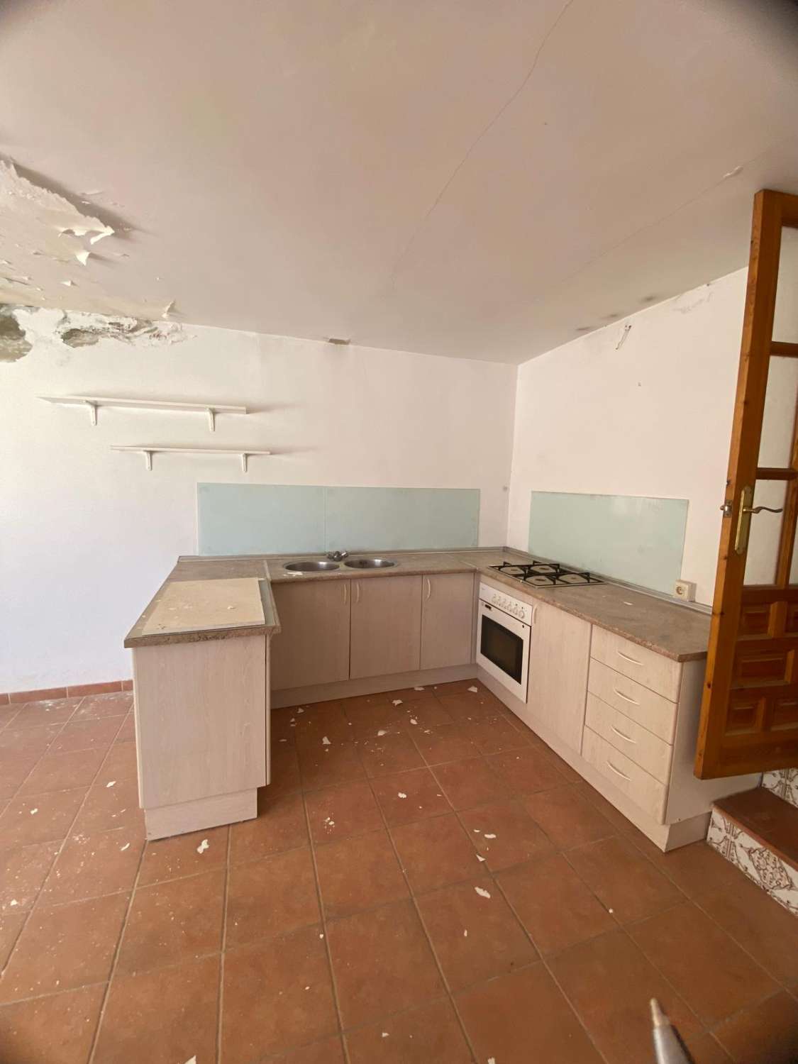 Fantastic 3 bed, 1 bath house with terrace in Velez Blanco