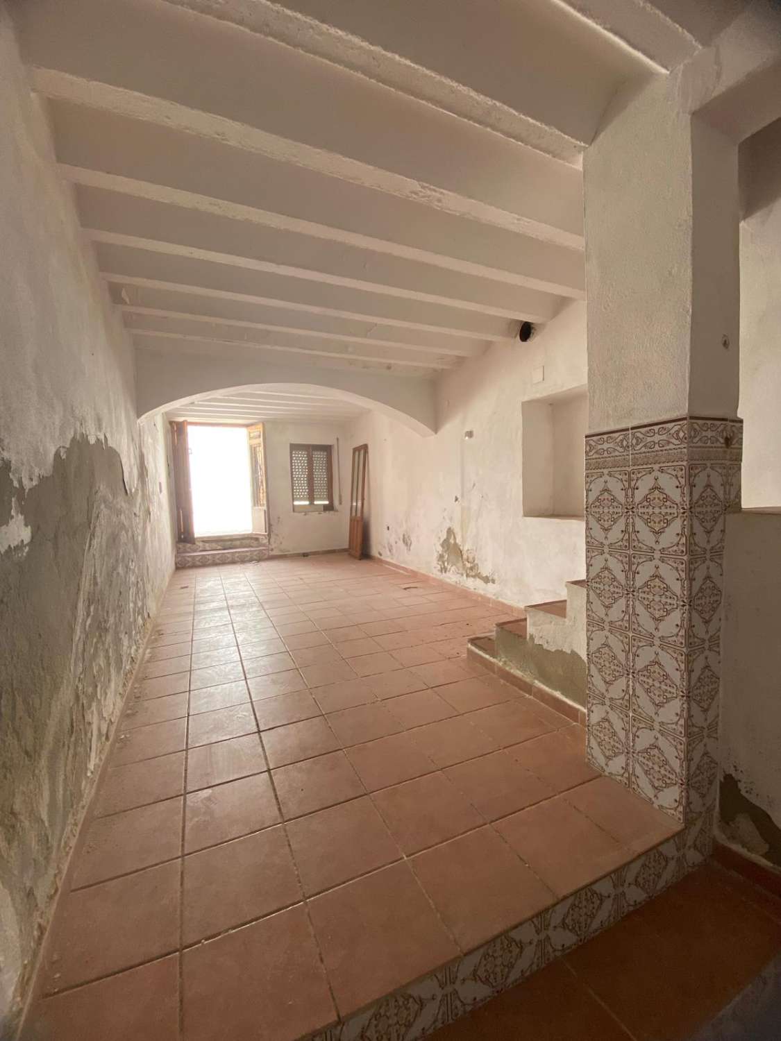 Fantastic 3 bed, 1 bath house with terrace in Velez Blanco