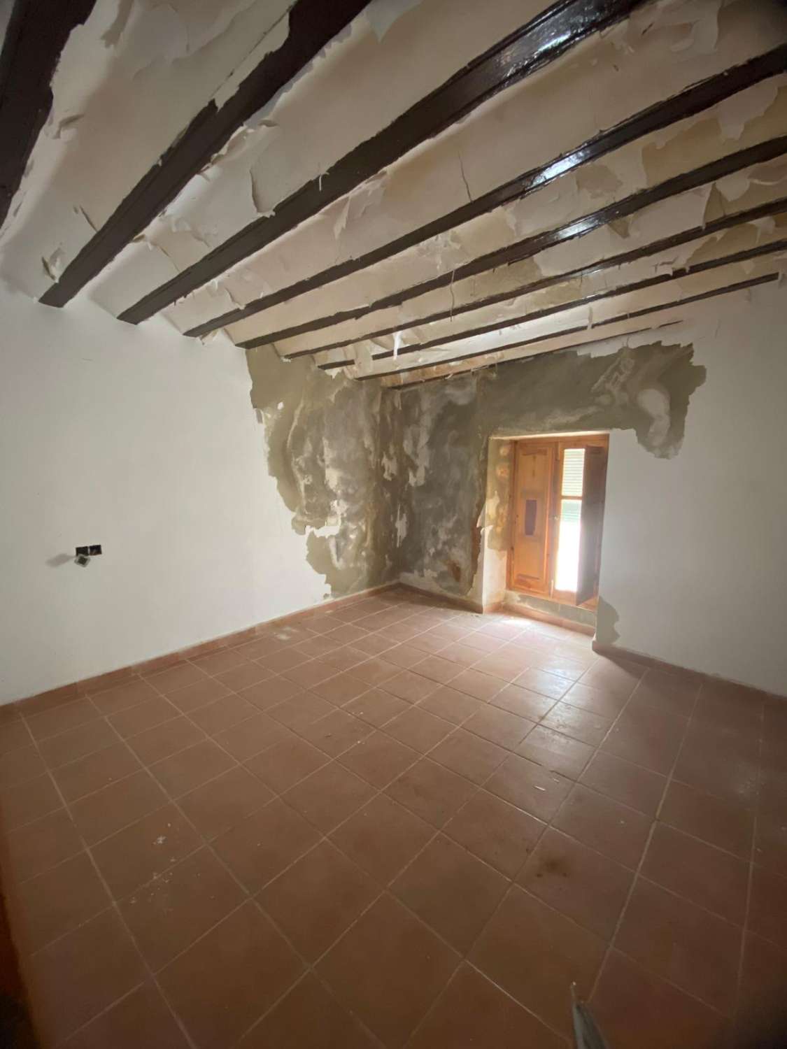 Fantastic 3 bed, 1 bath house with terrace in Velez Blanco