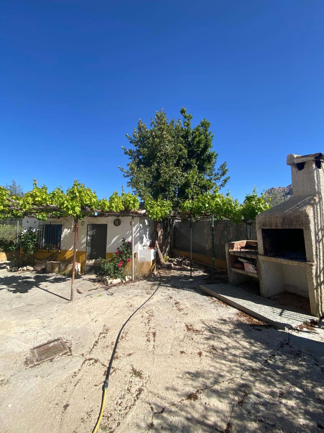 Cortijo with 2 bedrooms and a separate Casita, land and pool