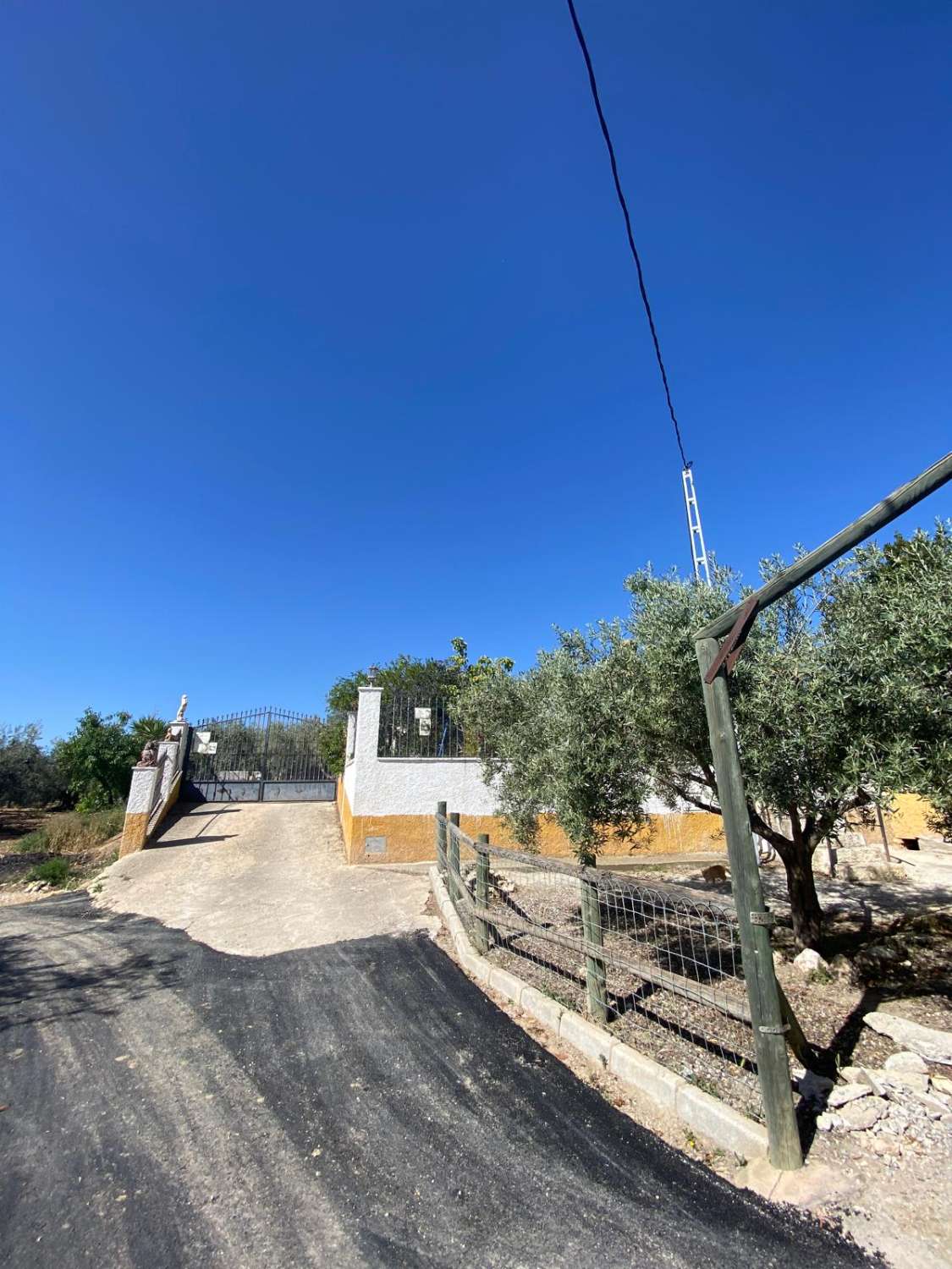 Cortijo with 2 bedrooms and a separate Casita, land and pool