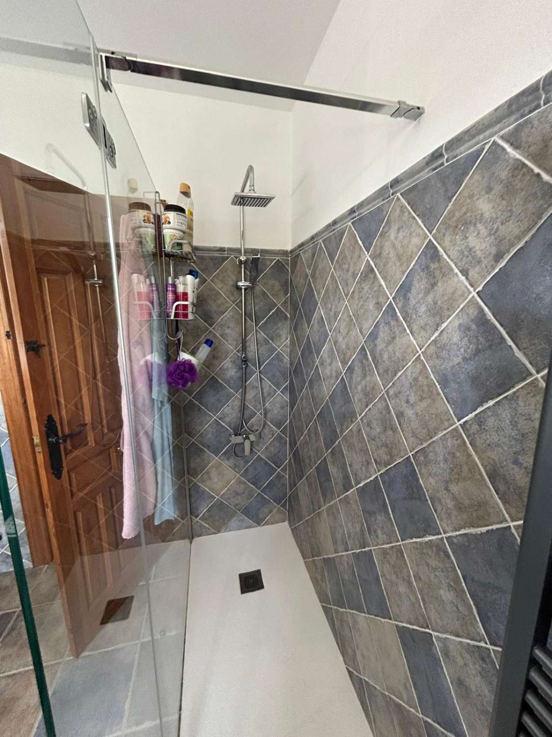 Stunning 4 bed, 3 bath, pool, casitas and views, just outside Velez Rubio