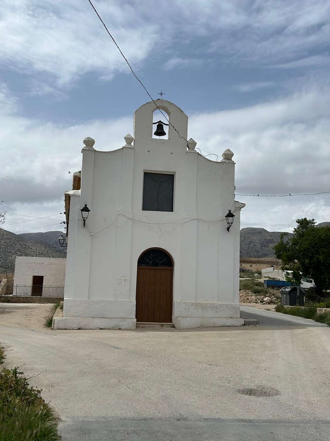 Stunning 4 bed, 3 bath, pool, casitas and views, just outside Velez Rubio