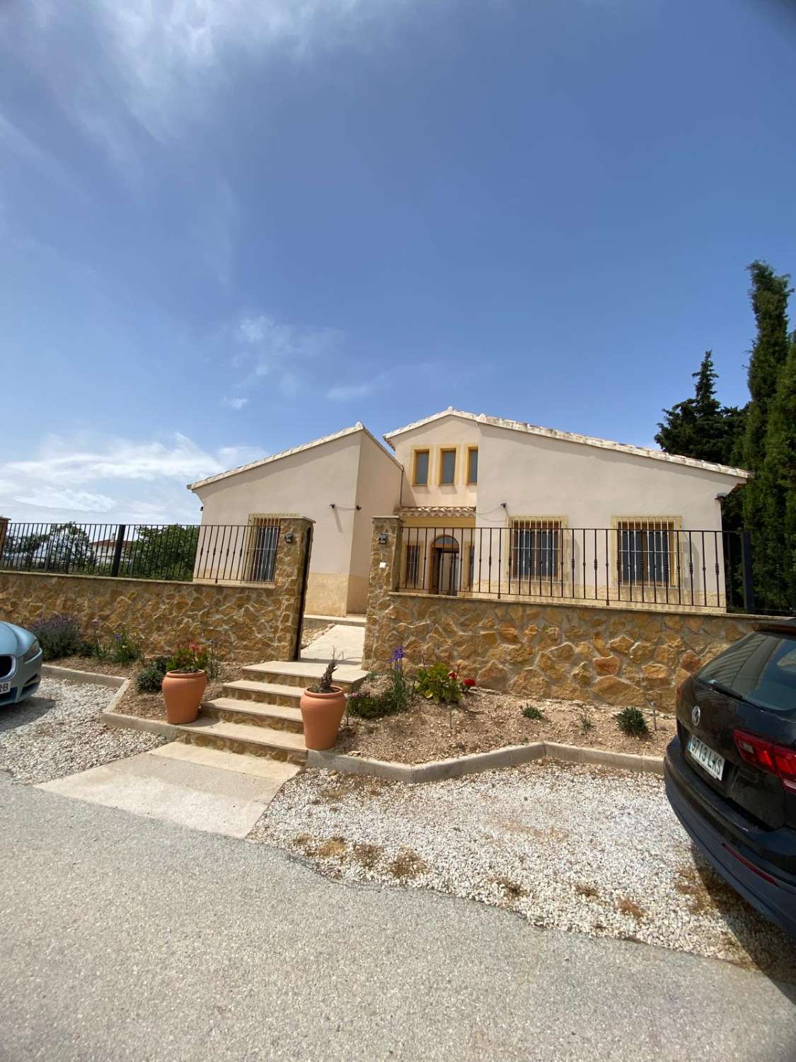 Stunning 4 bed, 3 bath, pool, casitas and views, just outside Velez Rubio