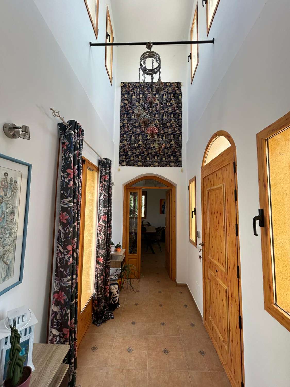 Stunning 4 bed, 3 bath, pool, casitas and views, just outside Velez Rubio