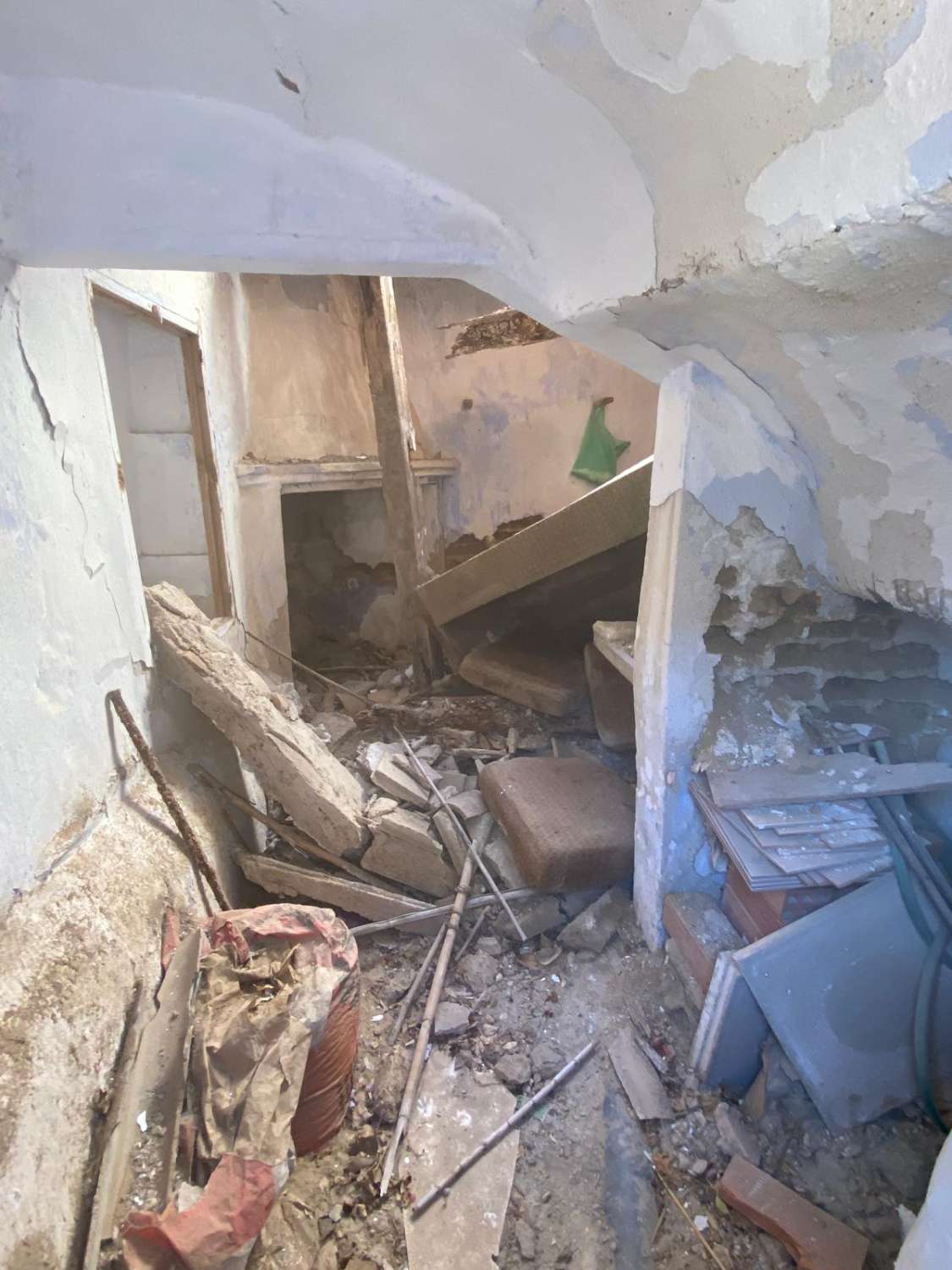 Te renoveren pand in Oria met veel potentie, zie 106201