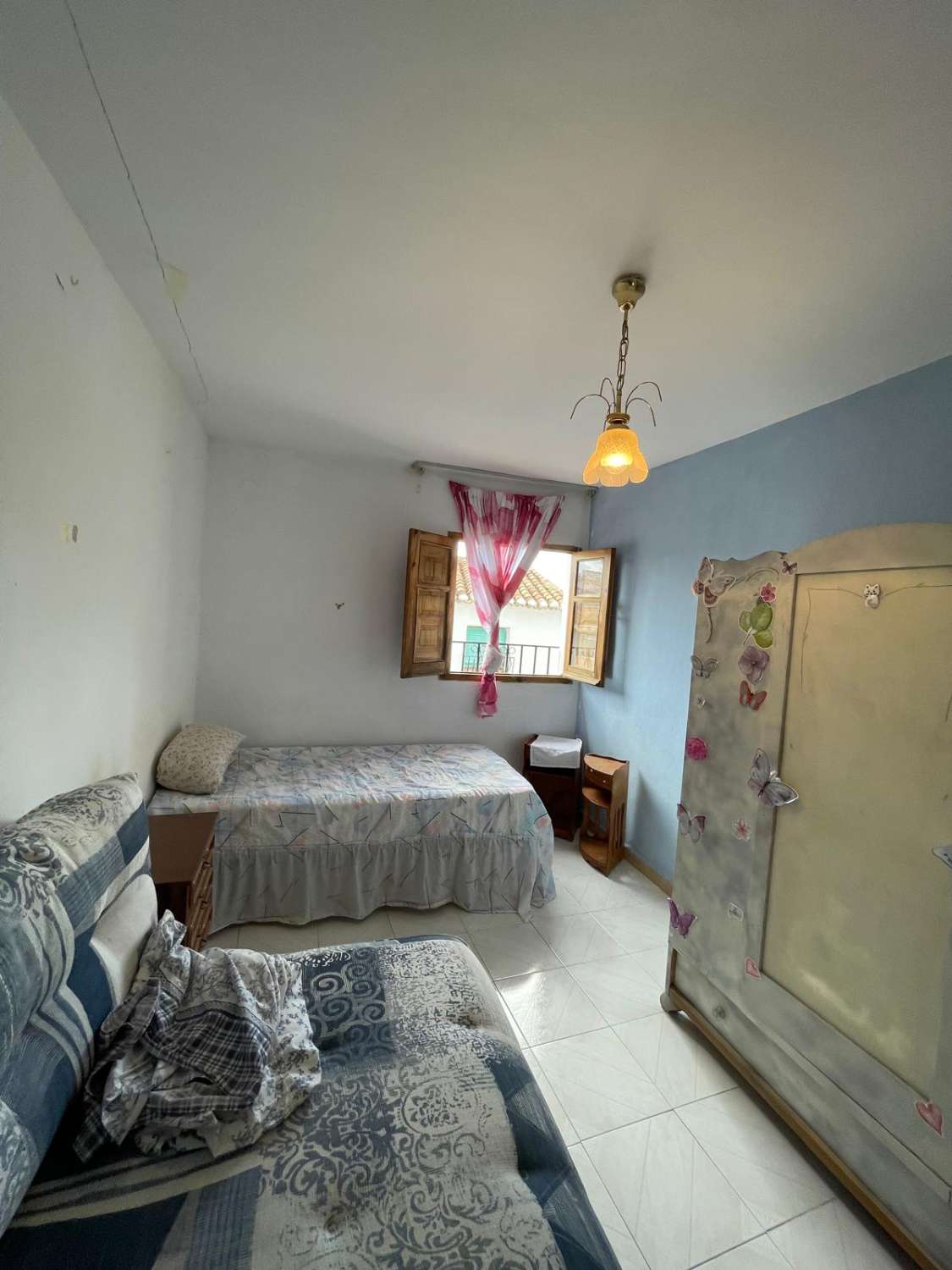 4 bed, 2 bath house with land going up into mountain