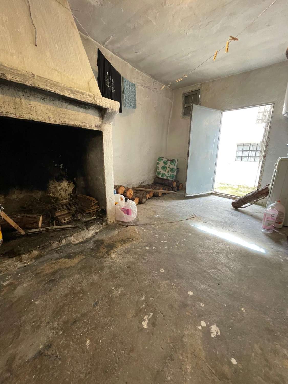 4 bed, 2 bath house with land going up into mountain