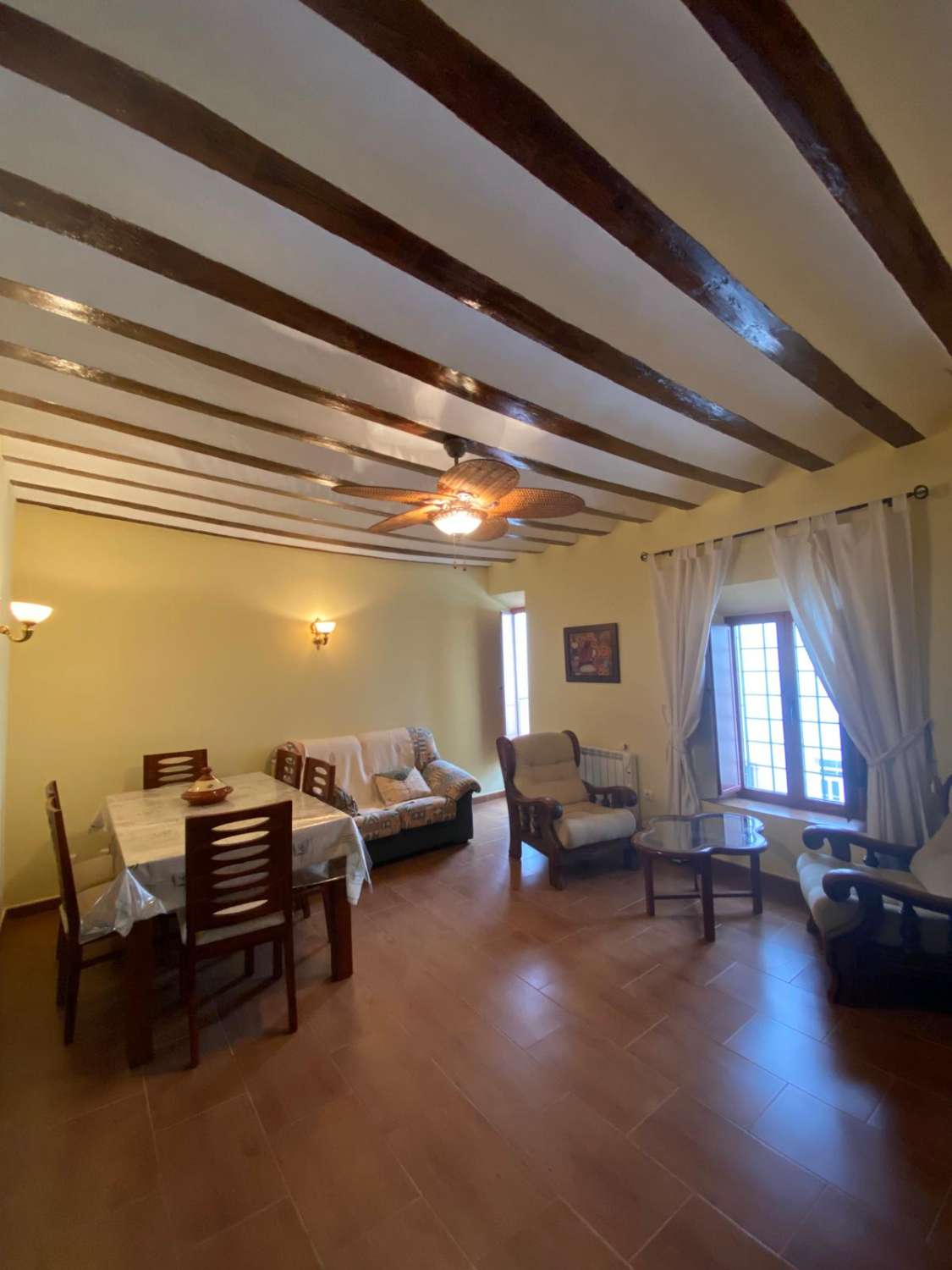 Stunning 4 bed, 3 bath apartment with roof terrace in heart of Velez Blanco