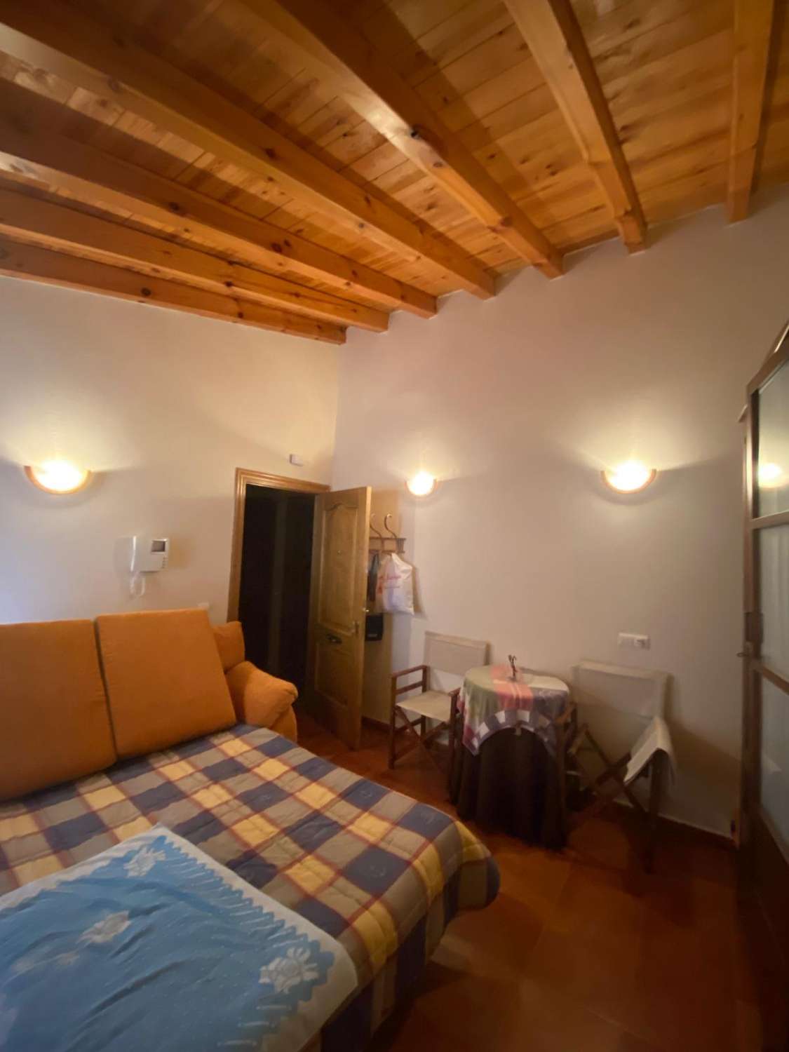 Stunning 4 bed, 3 bath apartment with roof terrace in heart of Velez Blanco