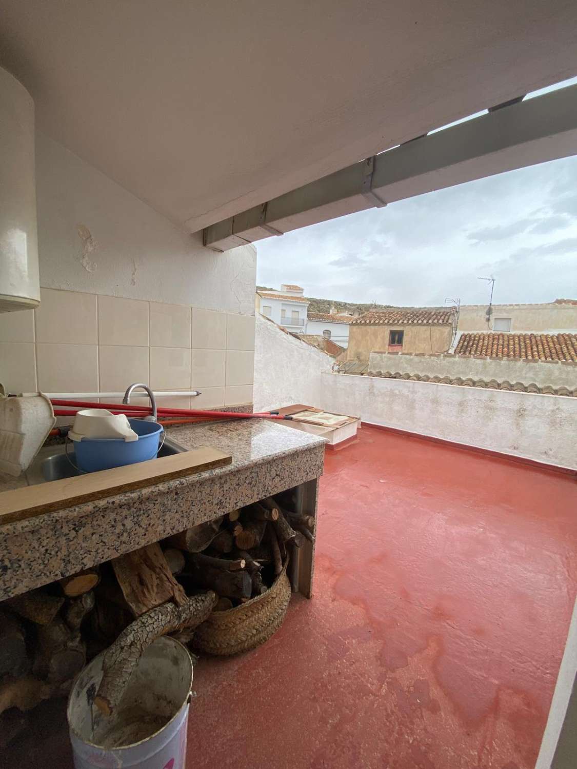 Stunning 4 bed, 3 bath apartment with roof terrace in heart of Velez Blanco