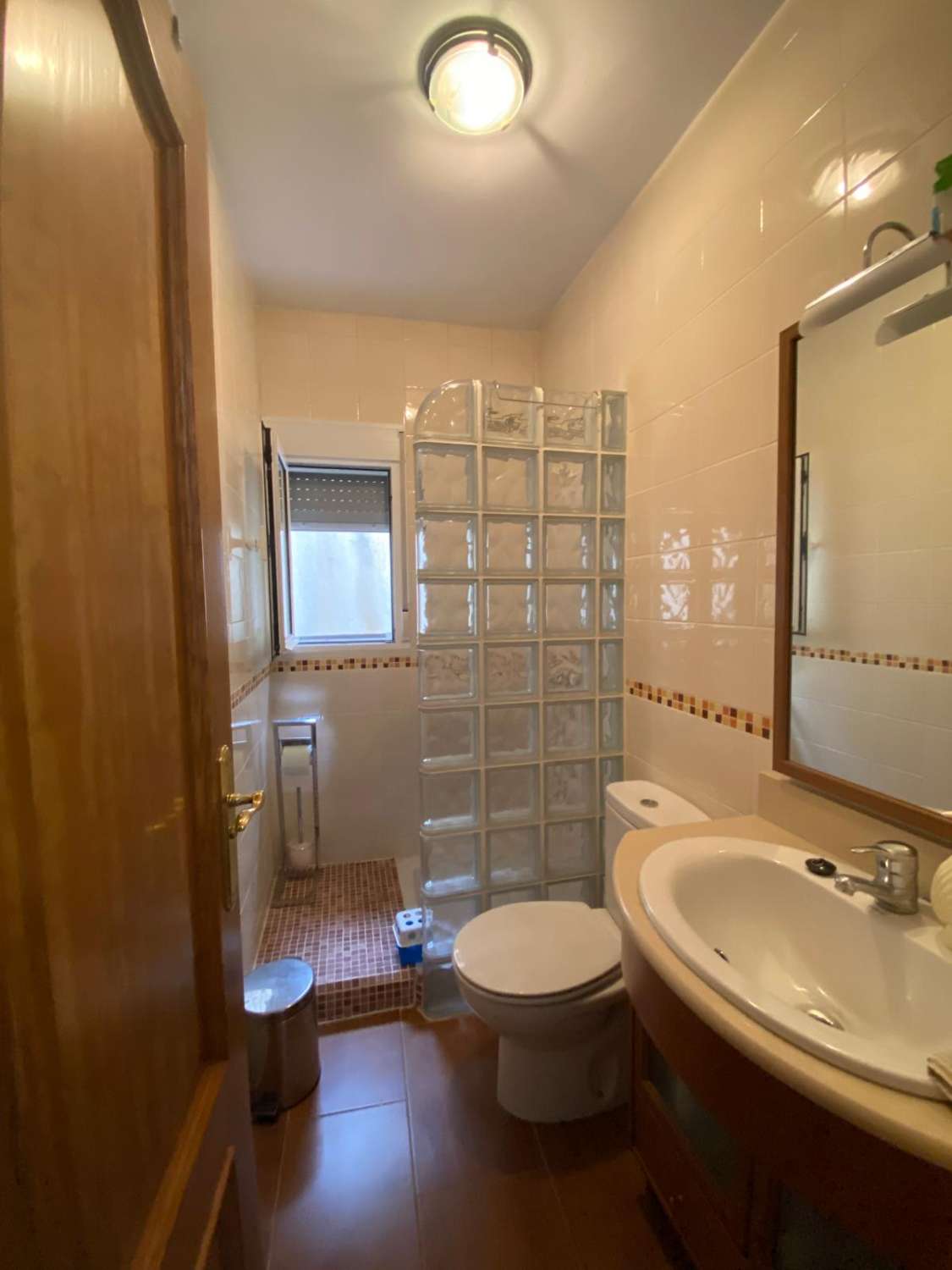 Stunning 4 bed, 3 bath apartment with roof terrace in heart of Velez Blanco