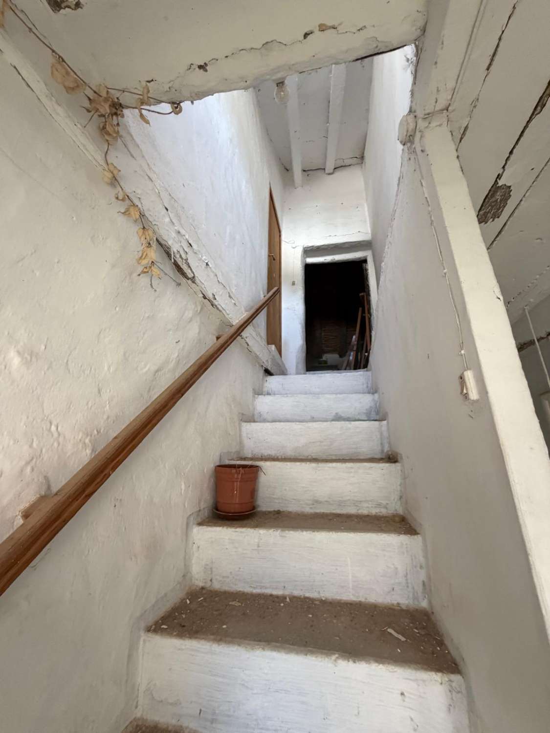 3 bed, 1 bath house with garden and garage in Velez Blanco