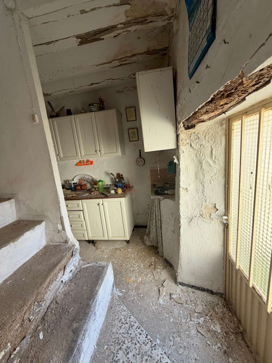 3 bed, 1 bath house with garden and garage in Velez Blanco