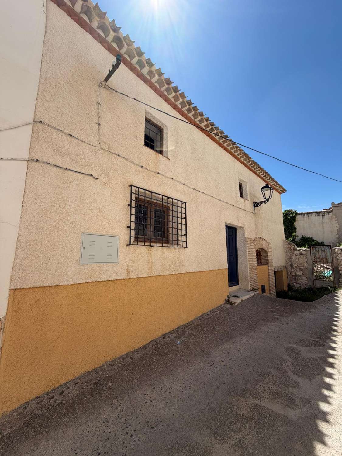 Stunning 3 bed reformed house with garden and patio in heart of Velez Blanco