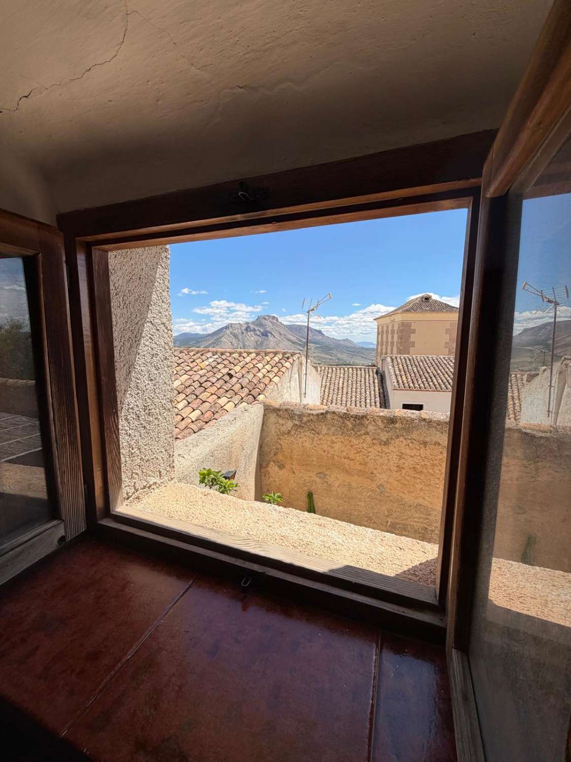 Stunning 3 bed reformed house with garden and patio in heart of Velez Blanco