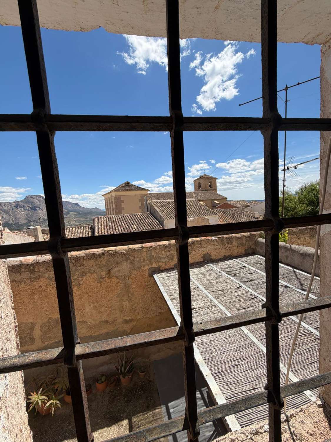 Stunning 3 bed reformed house with garden and patio in heart of Velez Blanco