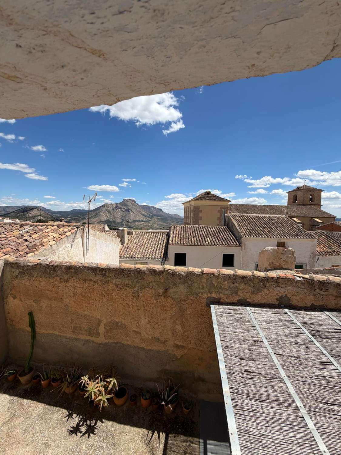 Stunning 3 bed reformed house with garden and patio in heart of Velez Blanco