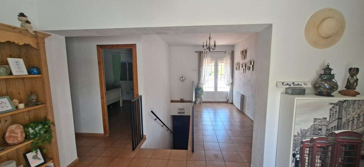 Stunning 4 bedroom, 3 bathroom house with pool near Vélez-Rubio with land