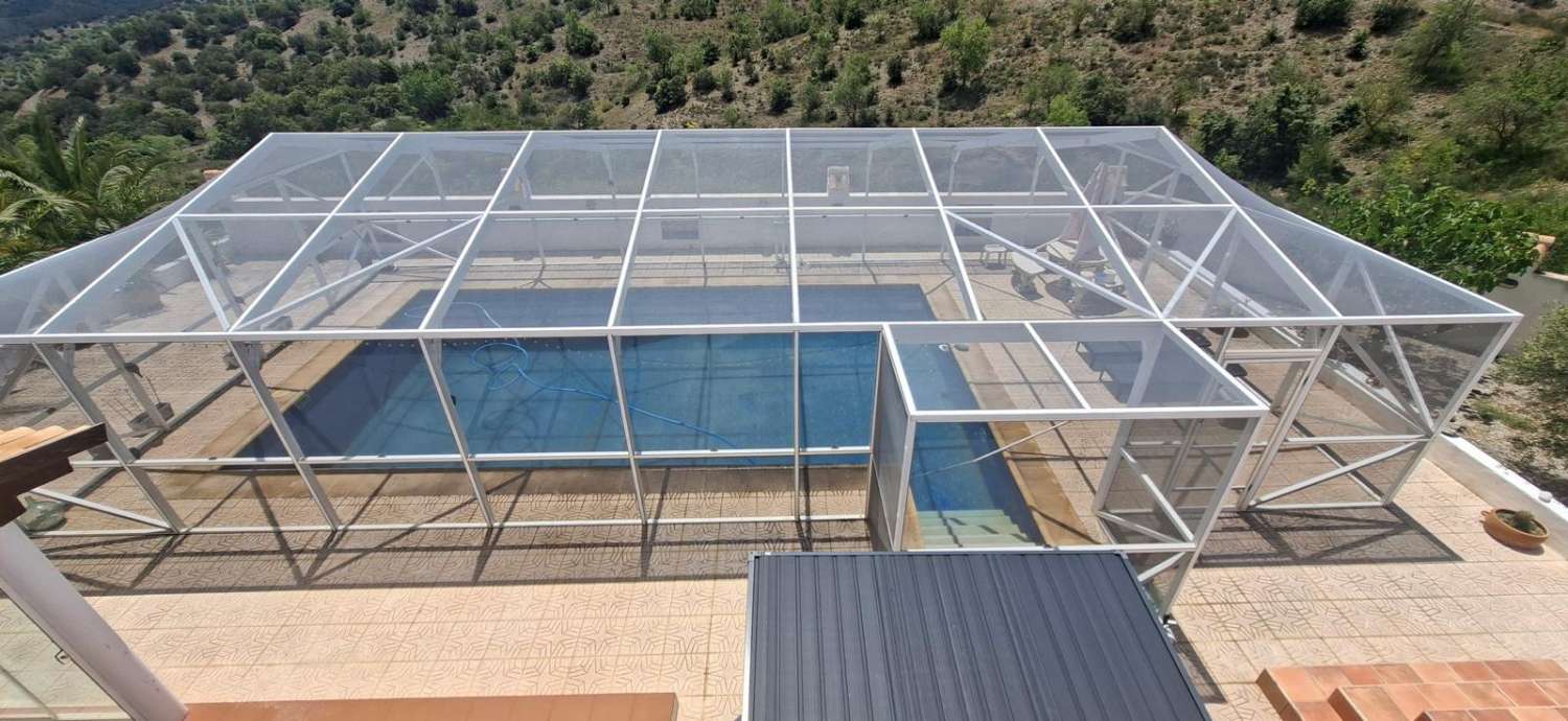 Stunning 4 bedroom, 3 bathroom house with pool near Vélez-Rubio with land