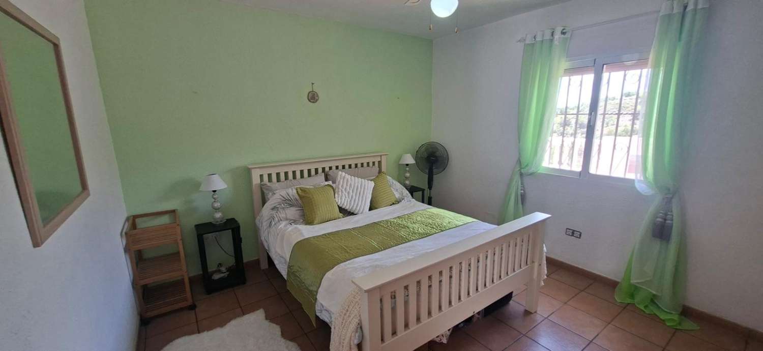 Stunning 4 bedroom, 3 bathroom house with pool near Vélez-Rubio with land