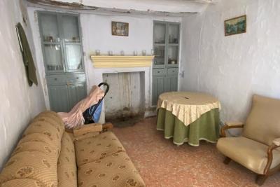 Cortijo for reform 2 beds with land.  Stunning location in Velez Blanco