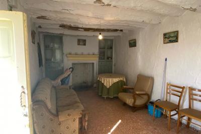 Cortijo for reform 2 beds with land.  Stunning location in Velez Blanco