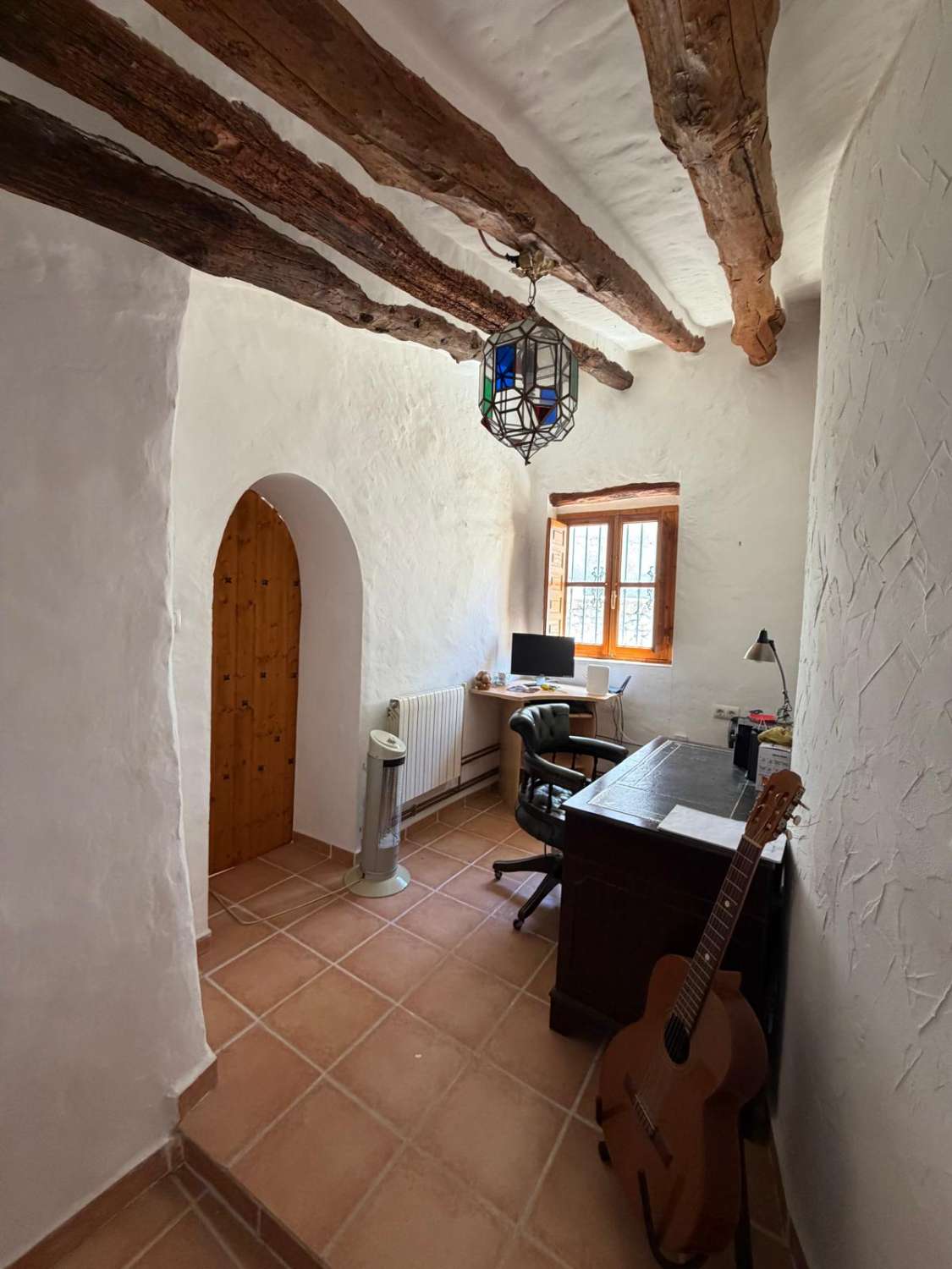Stunning 3 bed, 3 bath house with gardens and outside patios in heart of Oria
