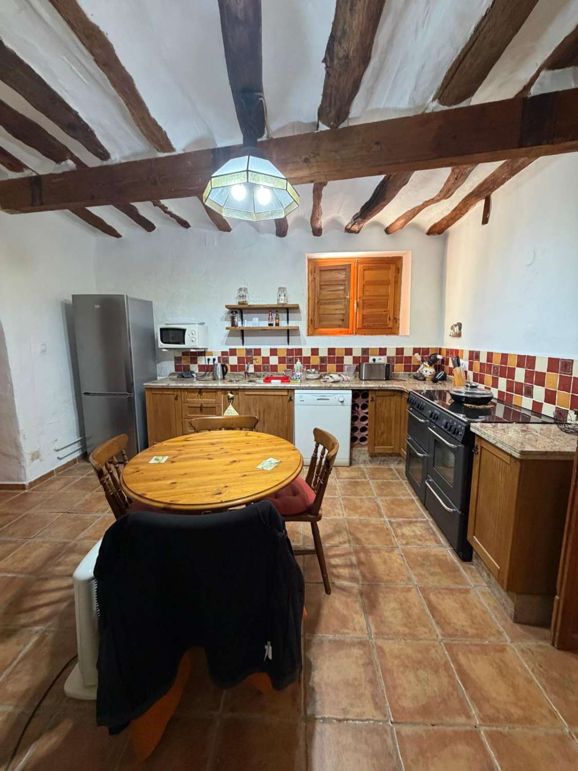 Stunning 3 bed, 3 bath house with gardens and outside patios in heart of Oria