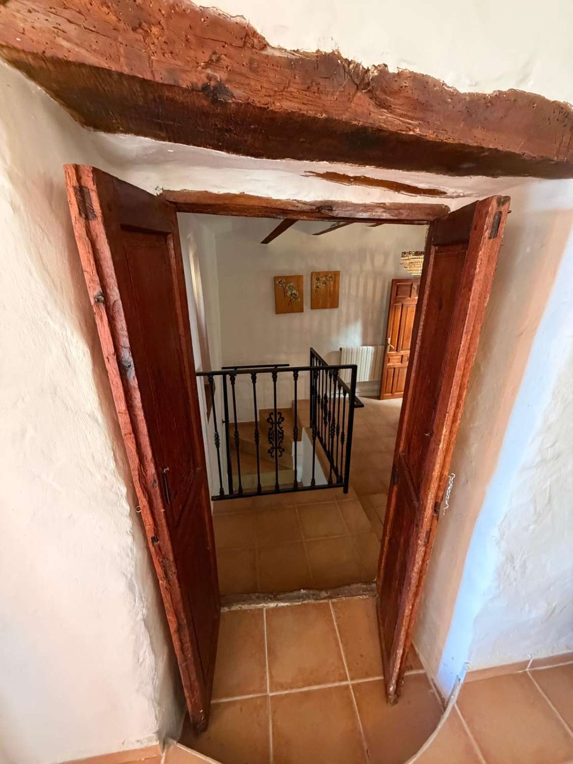 Stunning 3 bed, 3 bath house with gardens and outside patios in heart of Oria