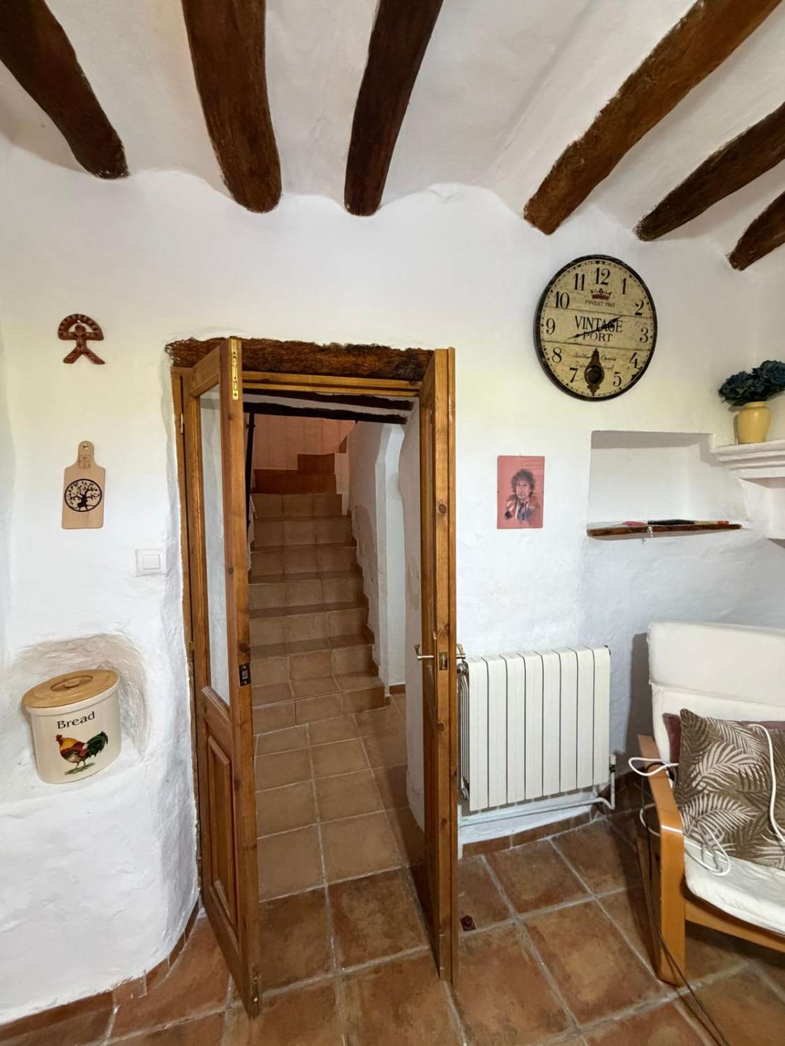 Stunning 3 bed, 3 bath house with gardens and outside patios in heart of Oria