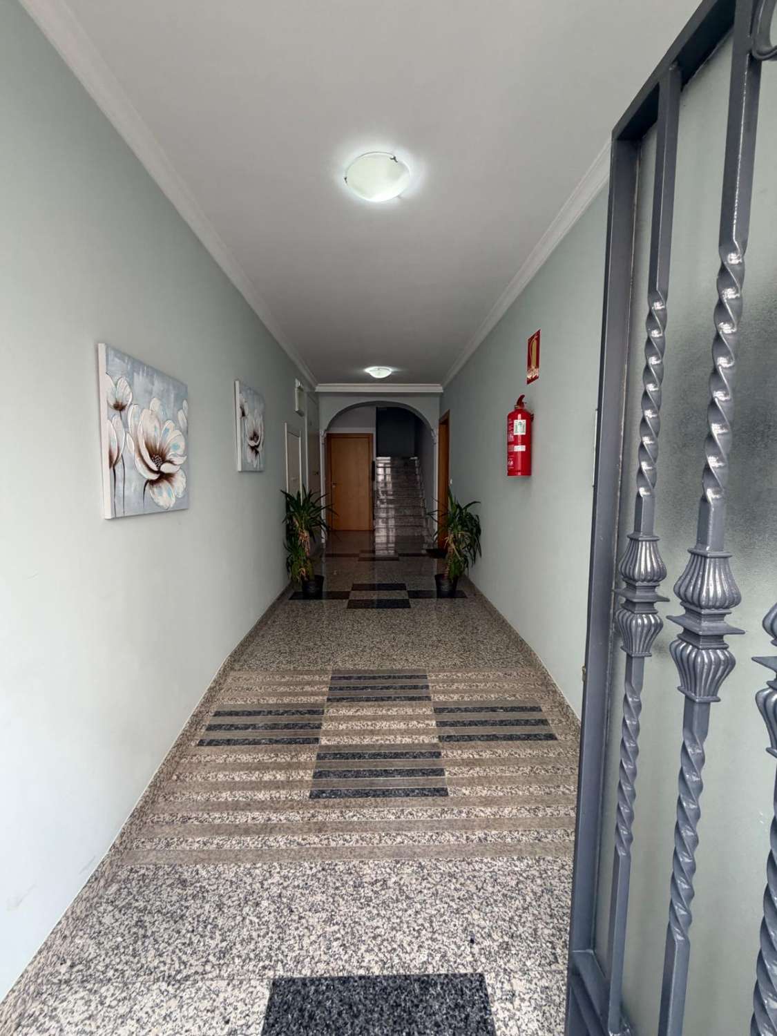 Exceptional 5-Bedroom, 2 bathroom 1st floor Luxury Apartment – Immaculate Condition in Velez Rubio with car parking space and lift