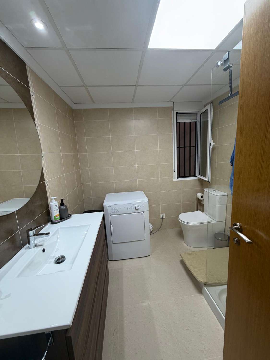 Exceptional 5-Bedroom, 2 bathroom 1st floor Luxury Apartment – Immaculate Condition in Velez Rubio with car parking space and lift