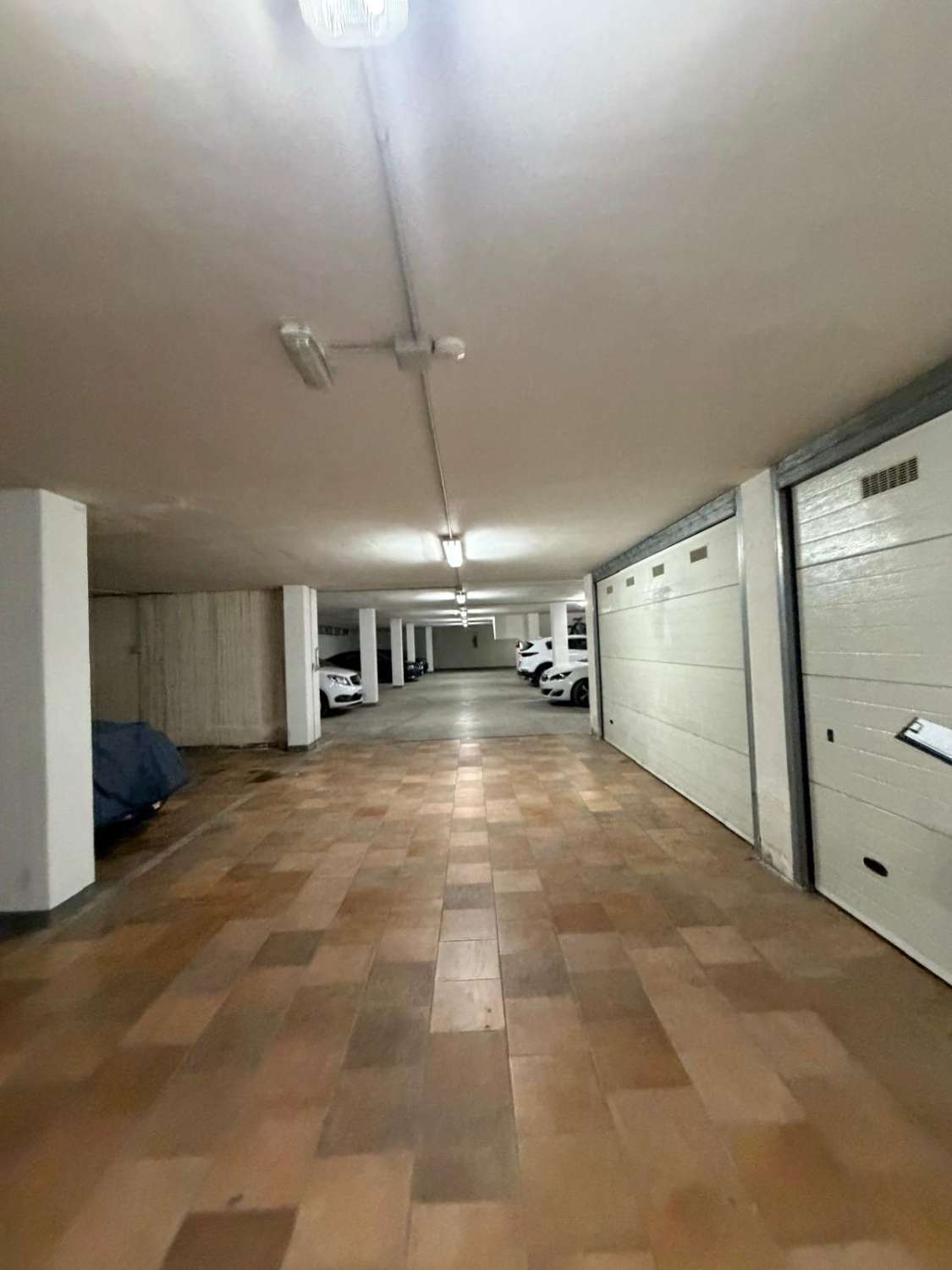 Exceptional 5-Bedroom, 2 bathroom 1st floor Luxury Apartment – Immaculate Condition in Velez Rubio with car parking space and lift