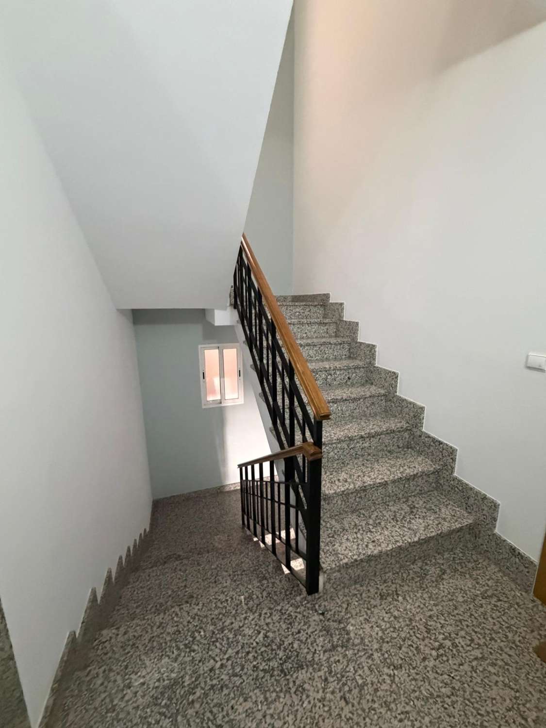 Exceptional 5-Bedroom, 2 bathroom 1st floor Luxury Apartment – Immaculate Condition in Velez Rubio with car parking space and lift