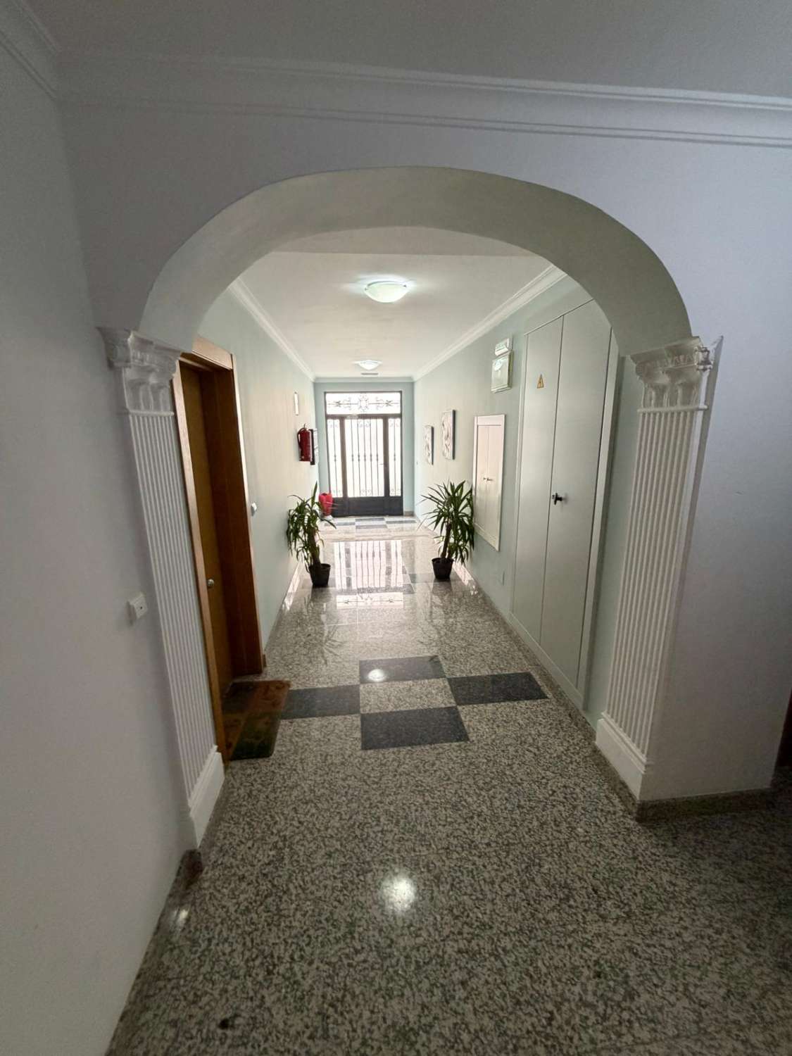 Exceptional 5-Bedroom, 2 bathroom 1st floor Luxury Apartment – Immaculate Condition in Velez Rubio with car parking space and lift
