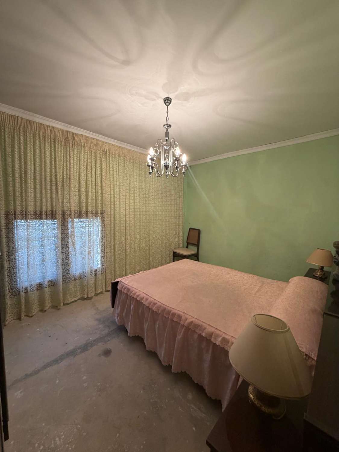 5 bed, 2 bath house in Maria with good sized outside courtyard