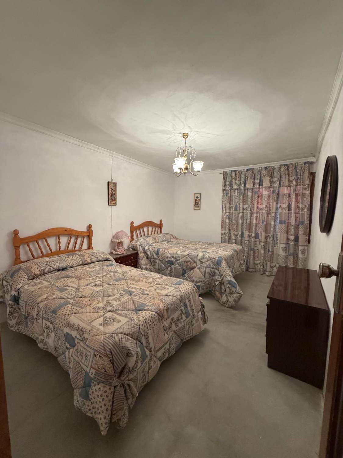 5 bed, 2 bath house in Maria with good sized outside courtyard