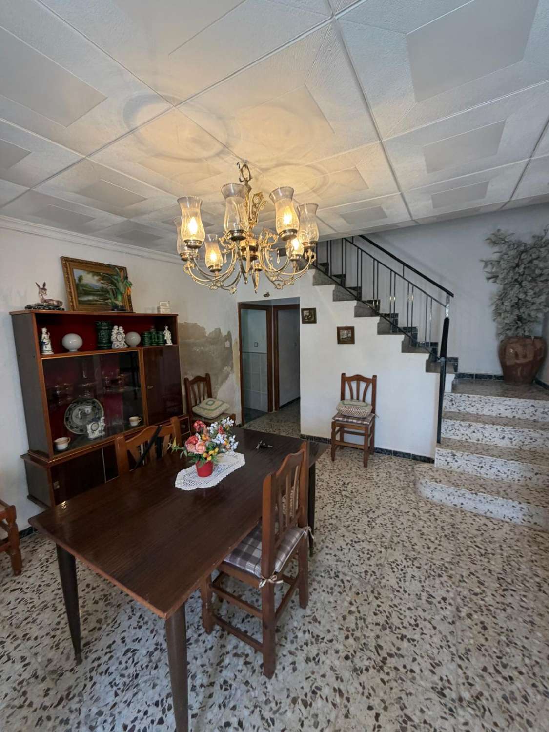 5 bed, 2 bath house in Maria with good sized outside courtyard