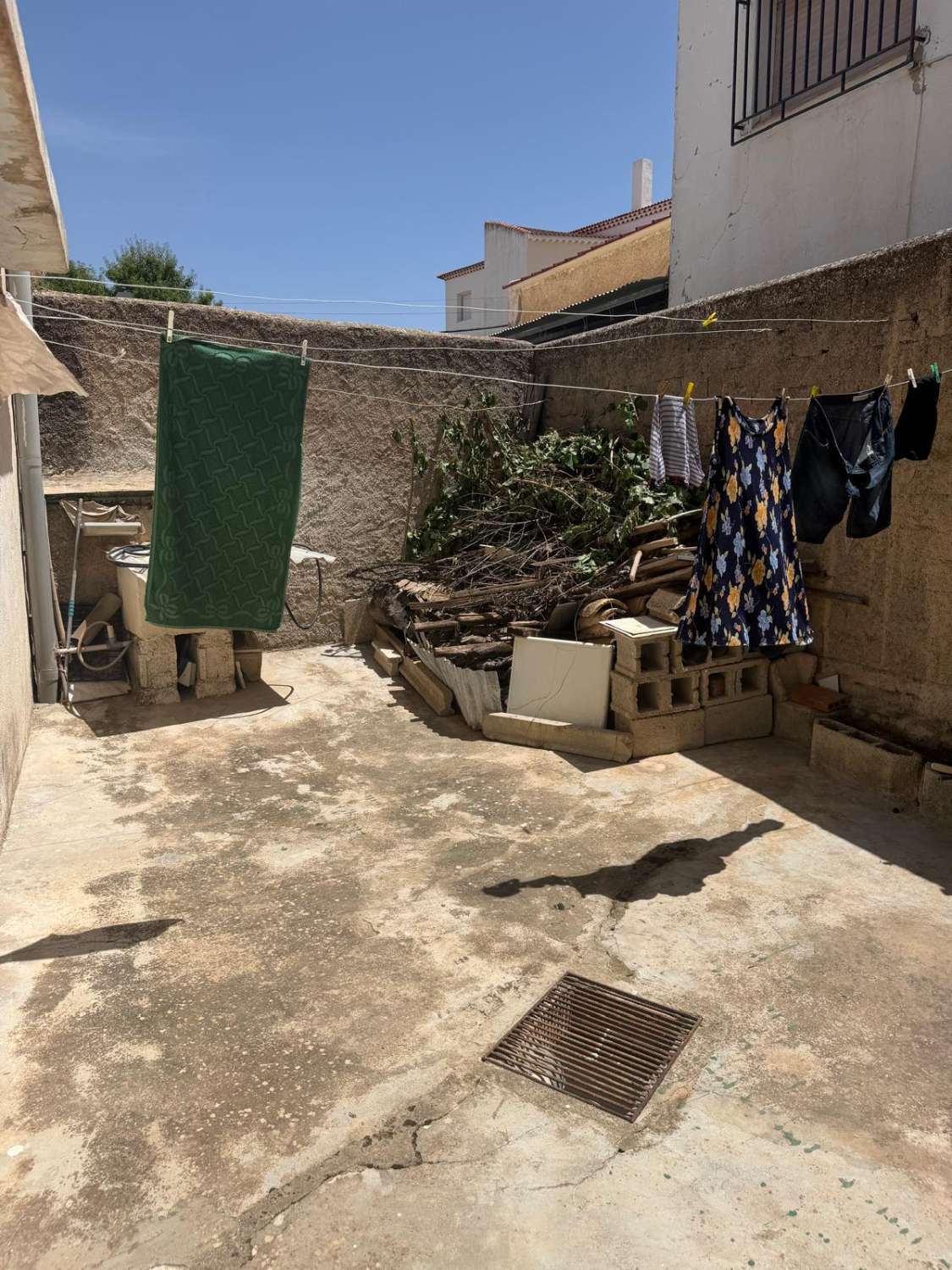 5 bed, 2 bath house in Maria with good sized outside courtyard