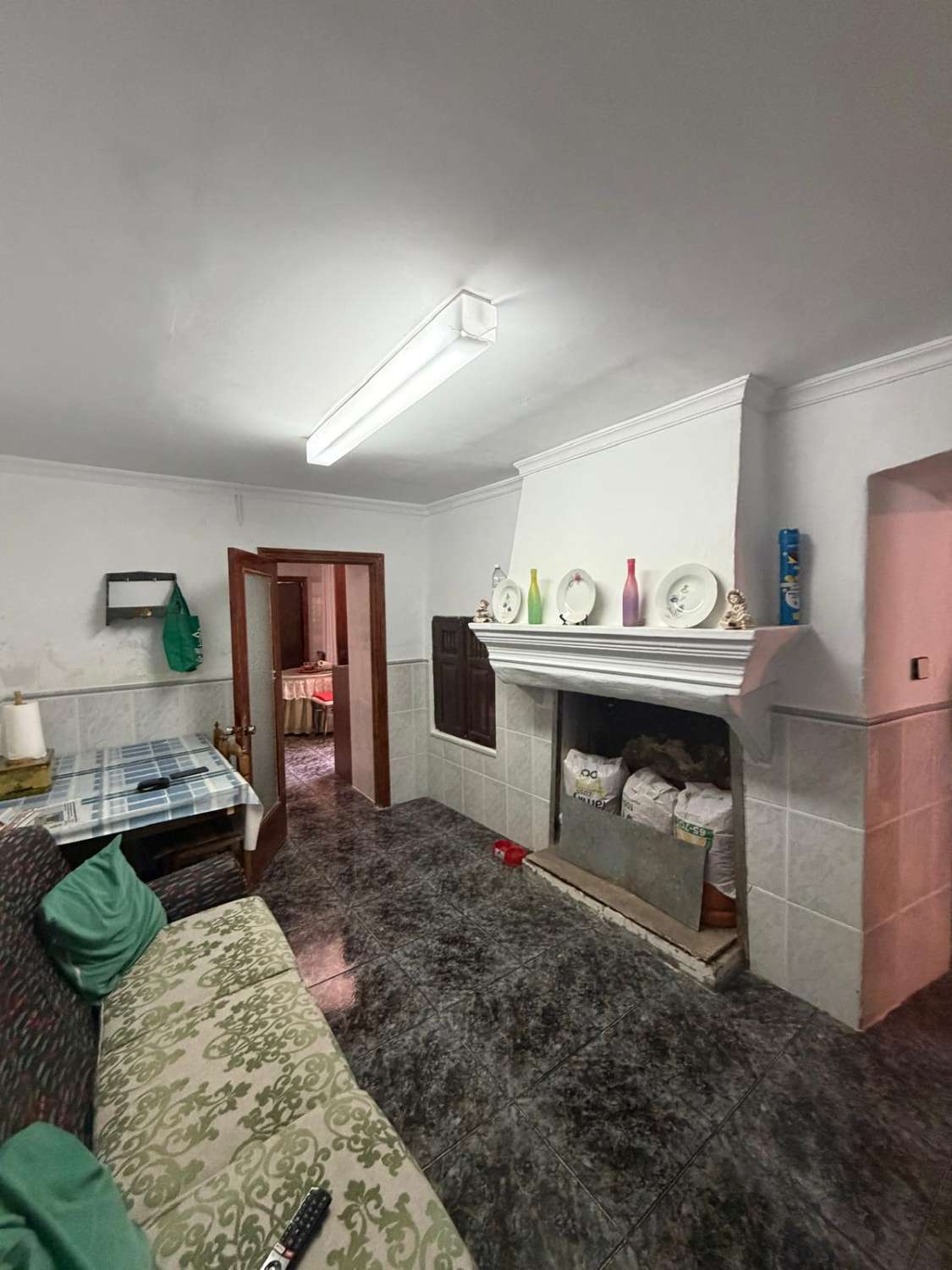 5 bed, 2 bath house in Maria with good sized outside courtyard