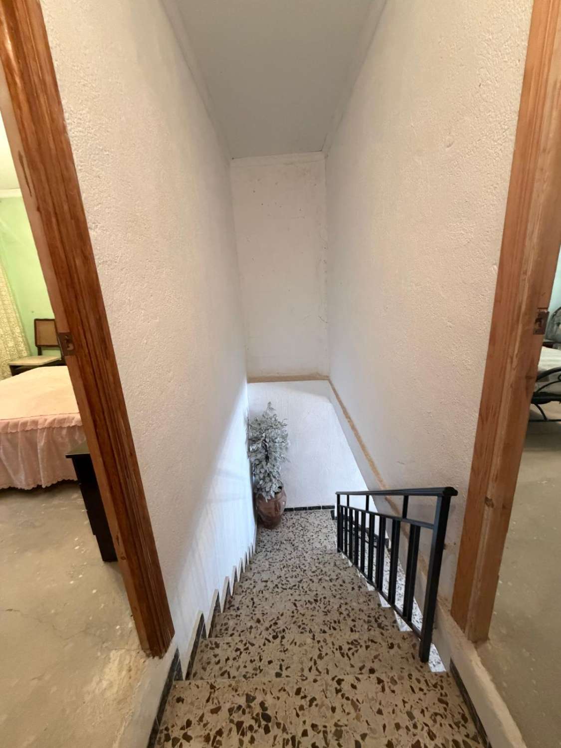 5 bed, 2 bath house in Maria with good sized outside courtyard