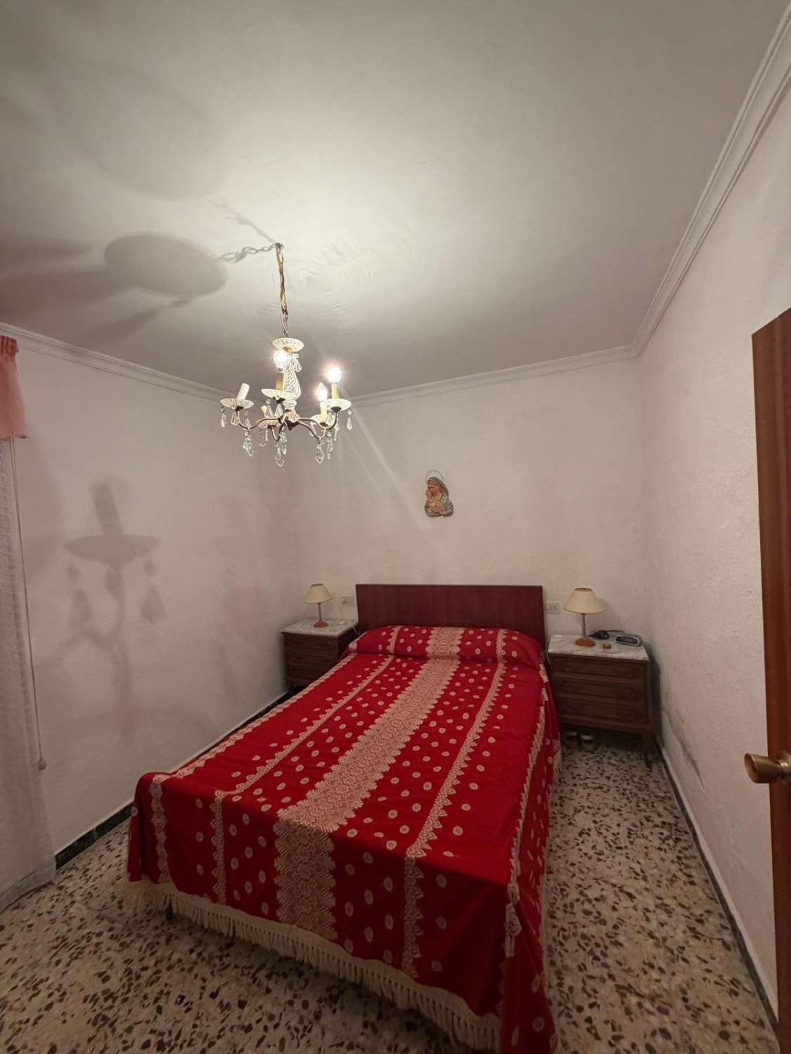 5 bed, 2 bath house in Maria with good sized outside courtyard