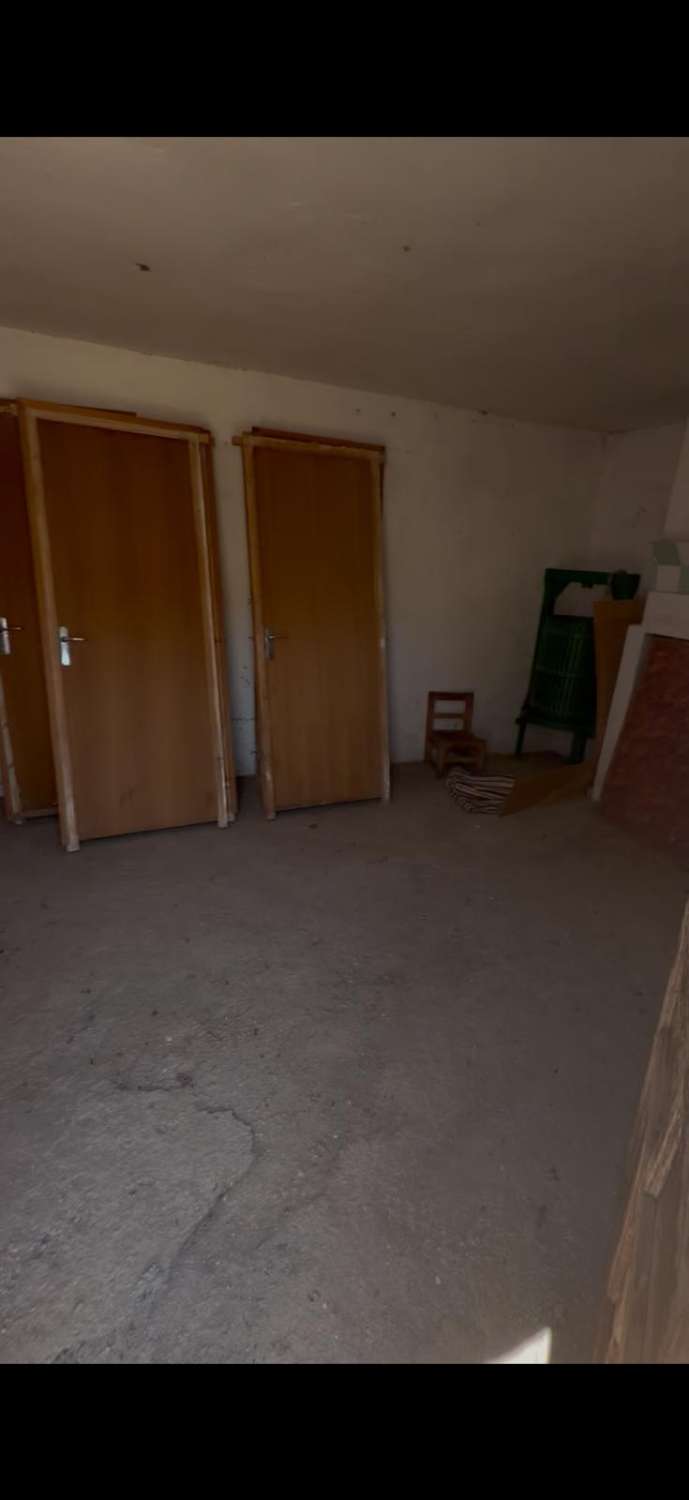 Cortijo in Velez Rubio for reform with land in stunning location