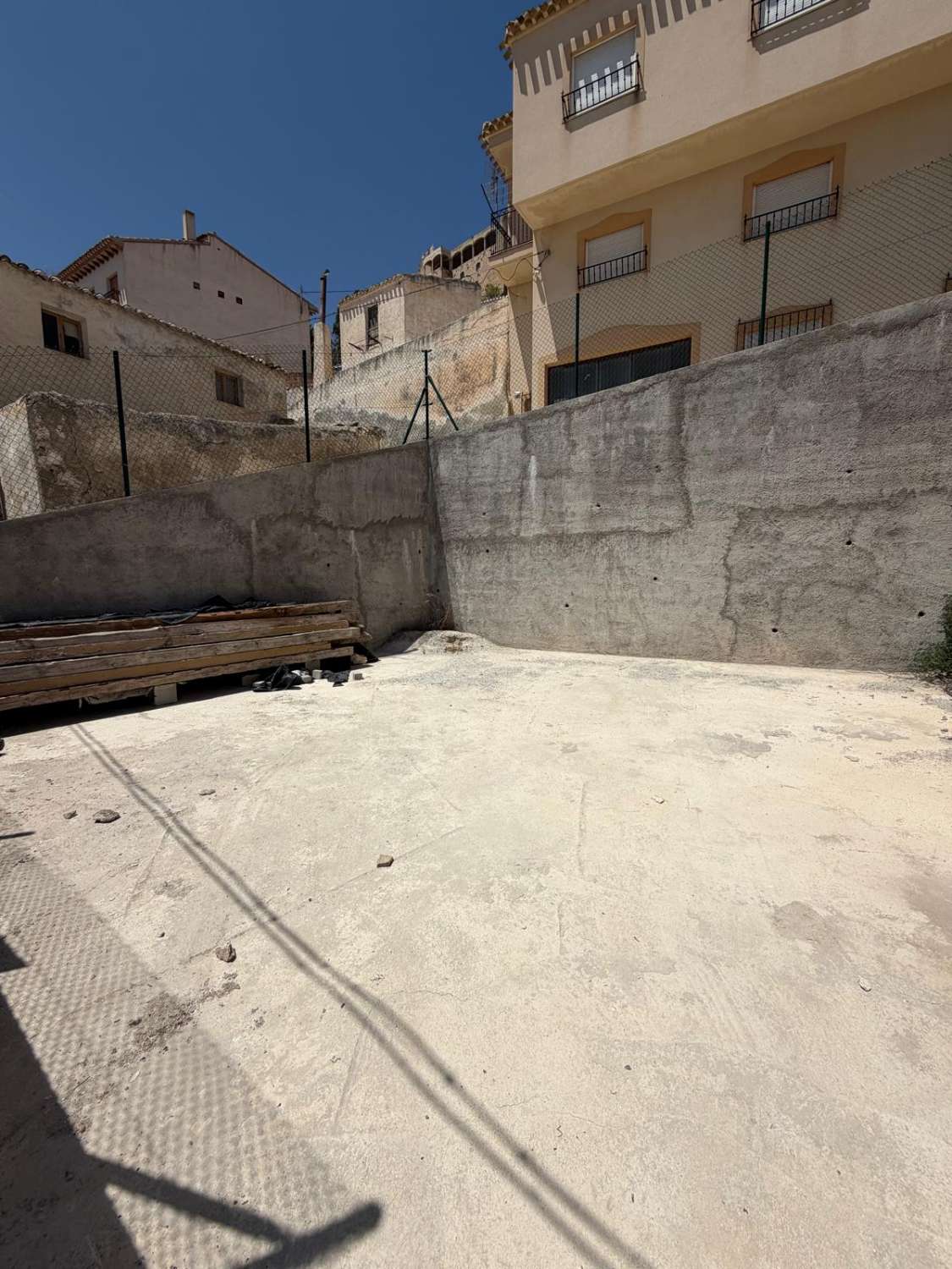 End of Terrace house for reform with enclosed patio/garden to side and back in Velez Blanco