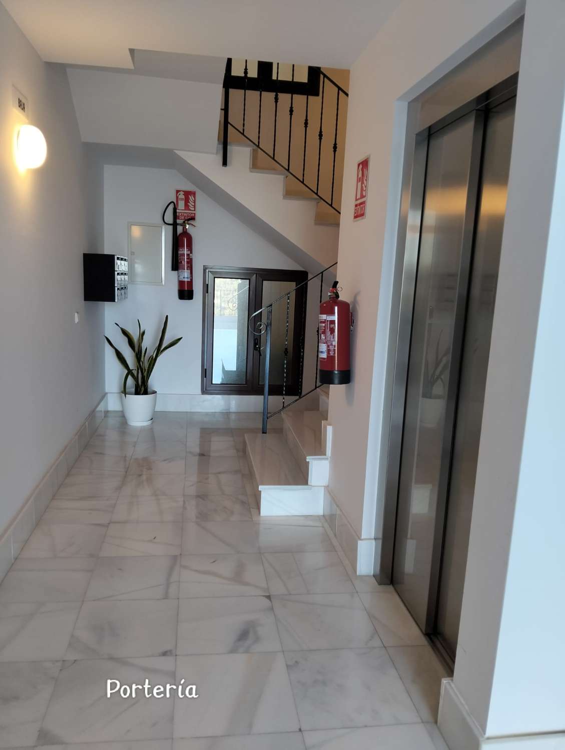 Stunning High-End 3-Bedroom Apartment with Exceptional Mountain Views and car parking