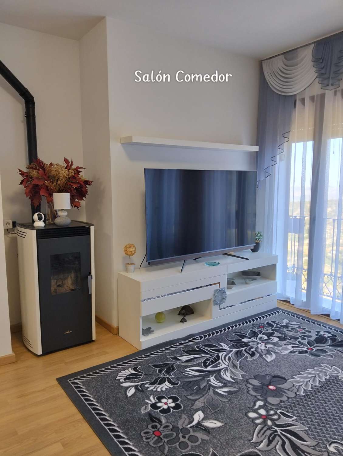 Stunning High-End 3-Bedroom Apartment with Exceptional Mountain Views and car parking