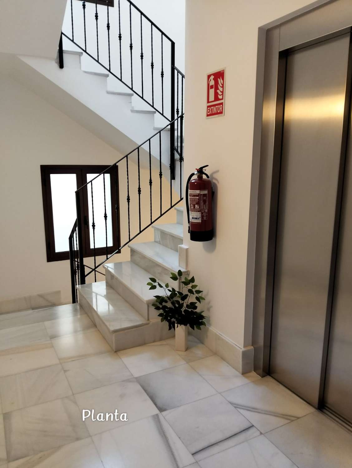 Stunning High-End 3-Bedroom Apartment with Exceptional Mountain Views and car parking