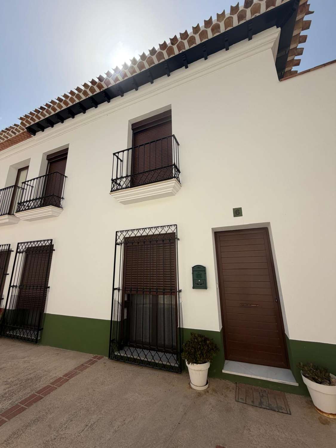 Stunning High-End 3-Bedroom Apartment with Exceptional Mountain Views and car parking